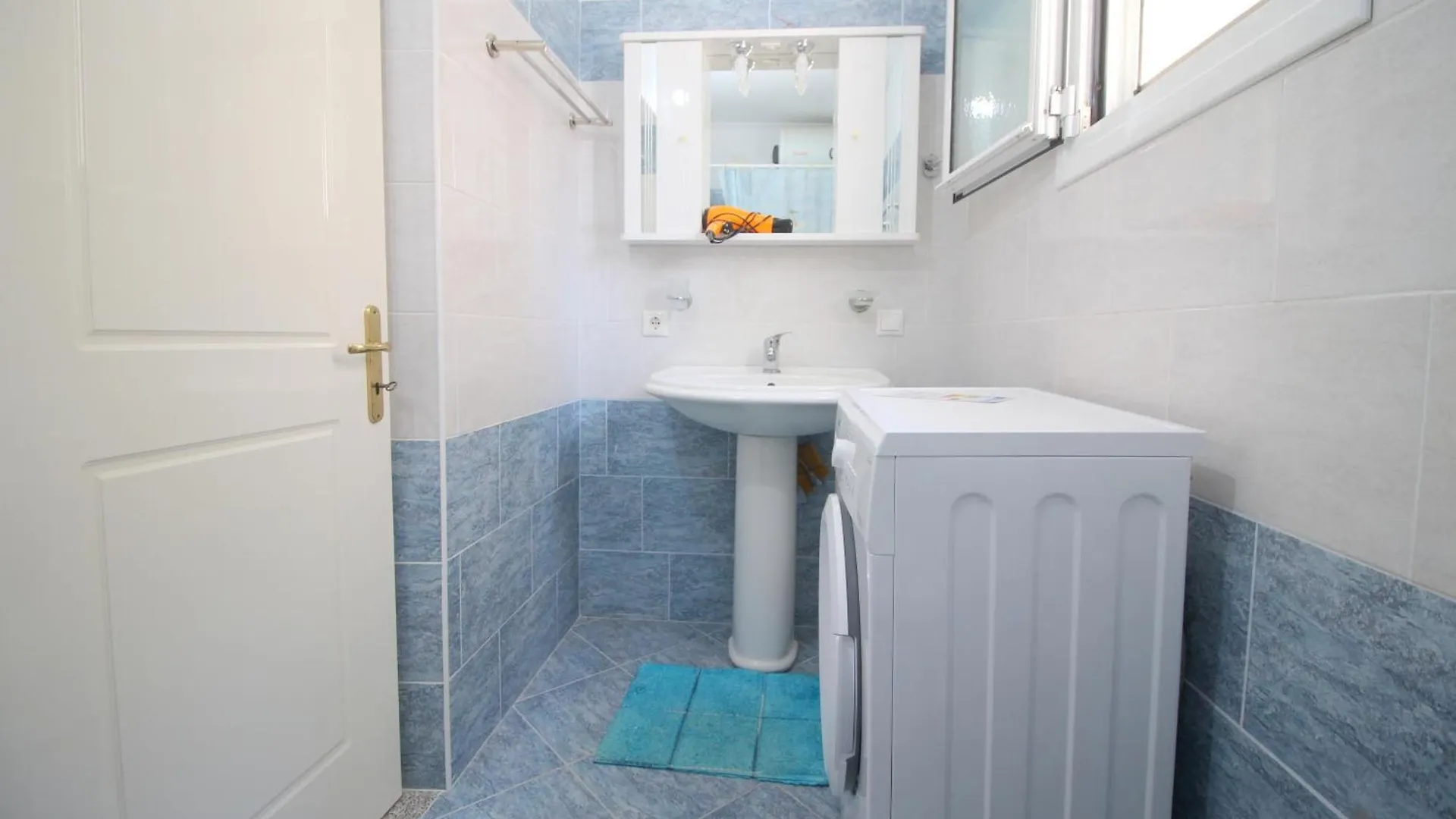 Anna'S Cozy Apartment Sarande